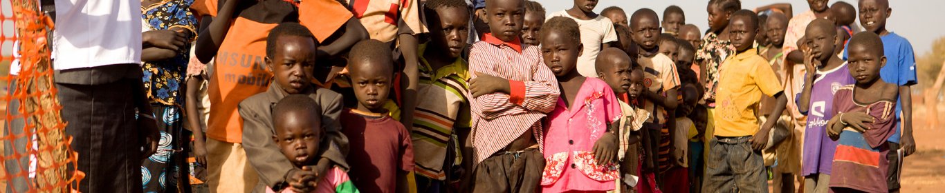 Queue pour la vaccination au camp de réfugiés Yida