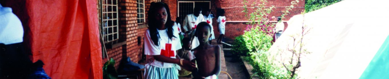 Coursive extérieure de l’hôpital de campagne MSF-CICR à Kigali au Rwanda