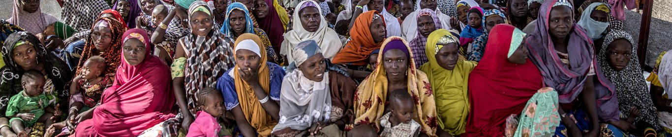 Des déplacés éthiopiens attendent dans une clinique MSF au nord de Diffa, au Niger