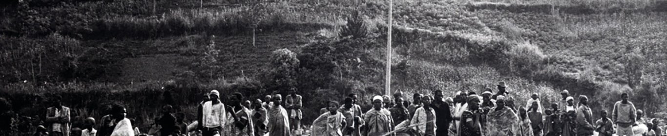 Réfugiés rwandais à la frontière entre le Burundi et le Rwanda, 13 avril 1994