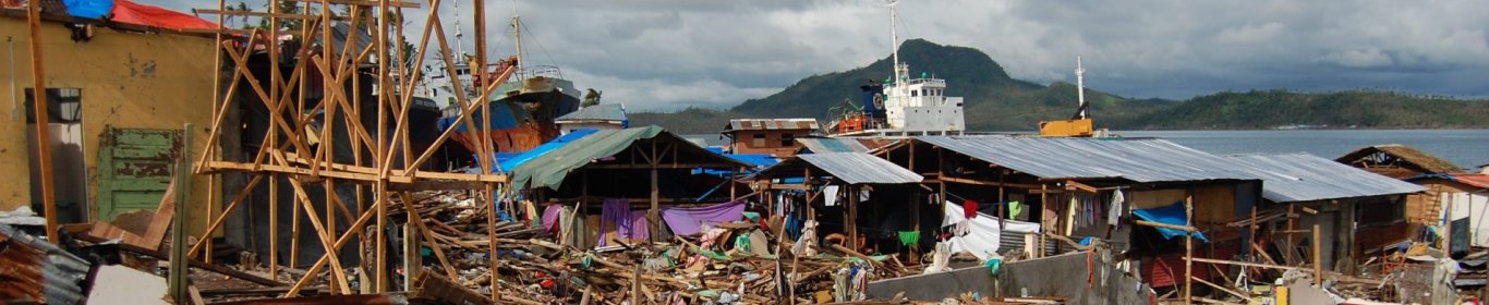 Vue de Tacloban, après le passage du typhon Haiyan aux Philippines en 2013