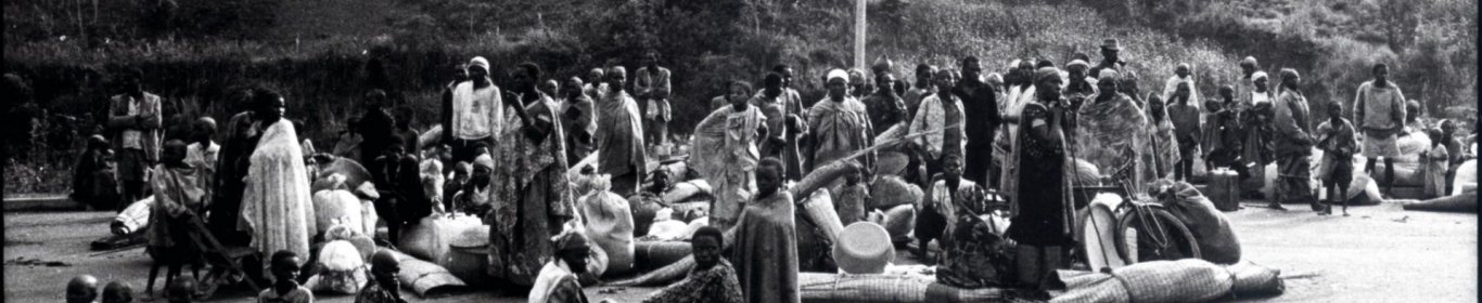 13 avril 1994. Réfugiés rwandais à la frontière entre le Burundi et le Rwanda.