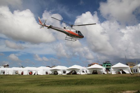 Un hélicoptère de MSF aux Philippines