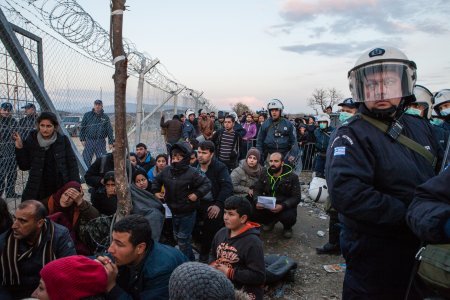 Des réfugiés syriens sont bloqués à la frontière