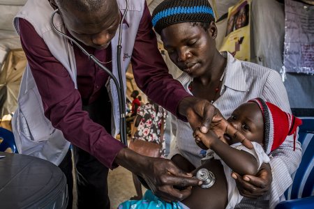 Humanitarian medicine Outpatient Department in the Bidibidi MSF Health Center - paediatric consultation, Uganda