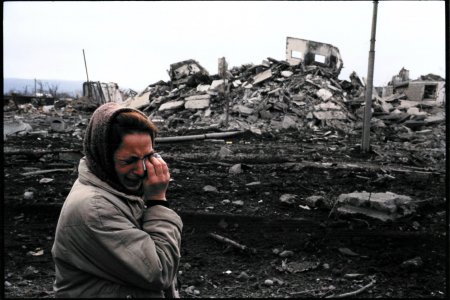 A Grozny MSF a conduit des activites de soutien aux structures sanitaires tchechenes, en approvisionnant en medicaments et en materiel medical l’hopital de la ville (maternite) et en realisant des travaux de rehabilitation et d’amelioration des structures.