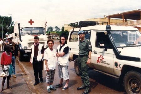 Départ du convoi conjoint MSF-CICR de Bujumbura vers Kigali